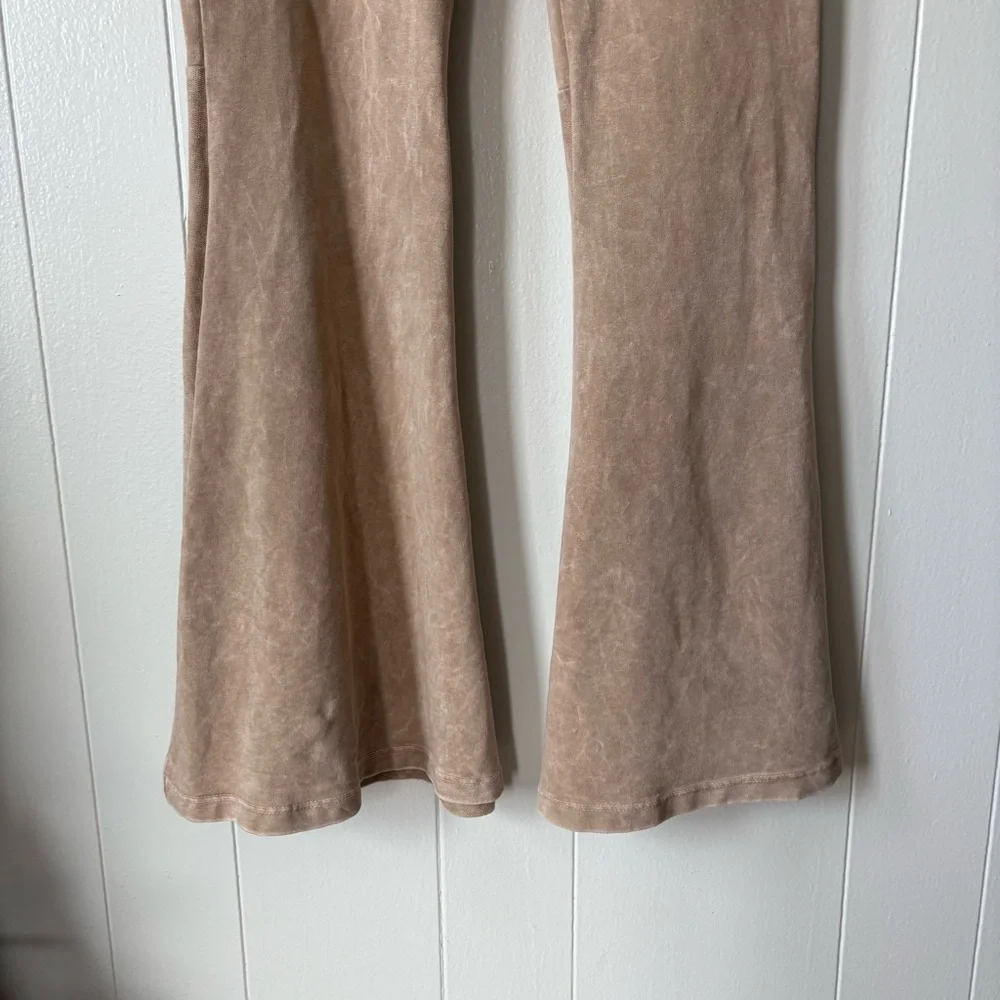 Chatoyant Stretchy Bell Bottom Yoga Pants - Picture 4 of 14